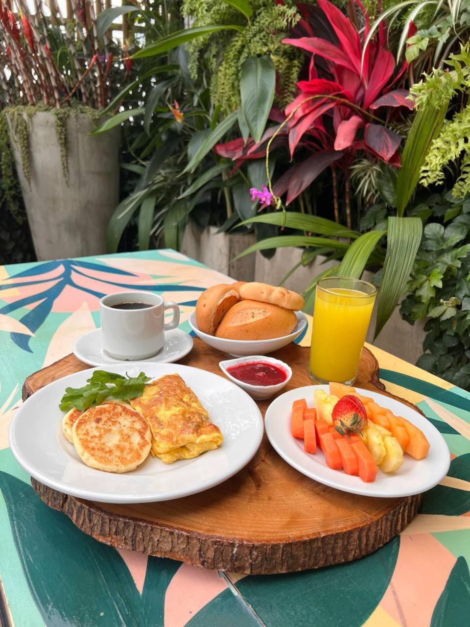 Torca Hotel كالي المظهر الخارجي الصورة